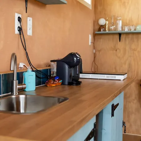 Panzió Vrij Aan De Amstel Tiny House Met Hottub Aan Het Water Woerdense Verlaat