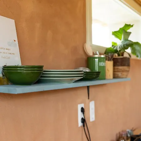 Panzió Vrij Aan De Amstel Tiny House Met Hottub Aan Het Water Woerdense Verlaat