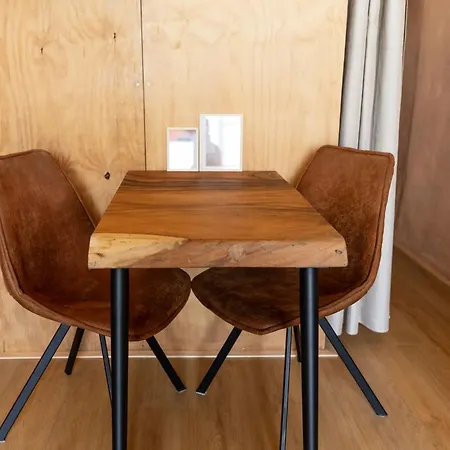 Vrij Aan De Amstel Tiny House Met Hottub Aan Het Water Woerdense Verlaat