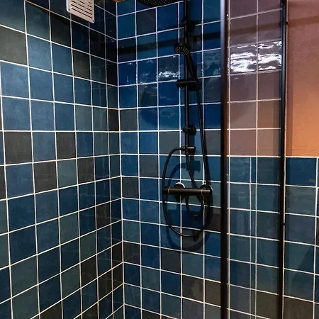 Vrij Aan De Amstel Tiny House Met Hottub Aan Het Water Panzió