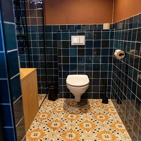 Vrij Aan De Amstel Tiny House Met Hottub Aan Het Water 3*