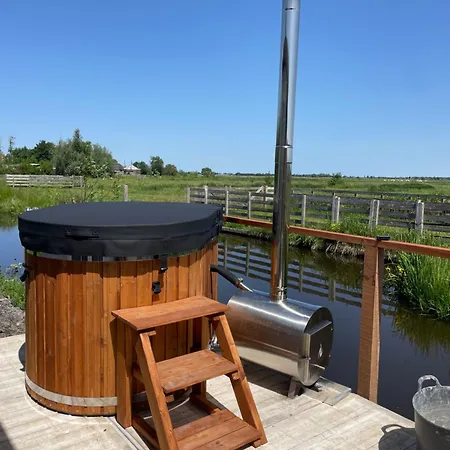 Vrij Aan De Amstel Tiny House Met Hottub Aan Het Water 3*